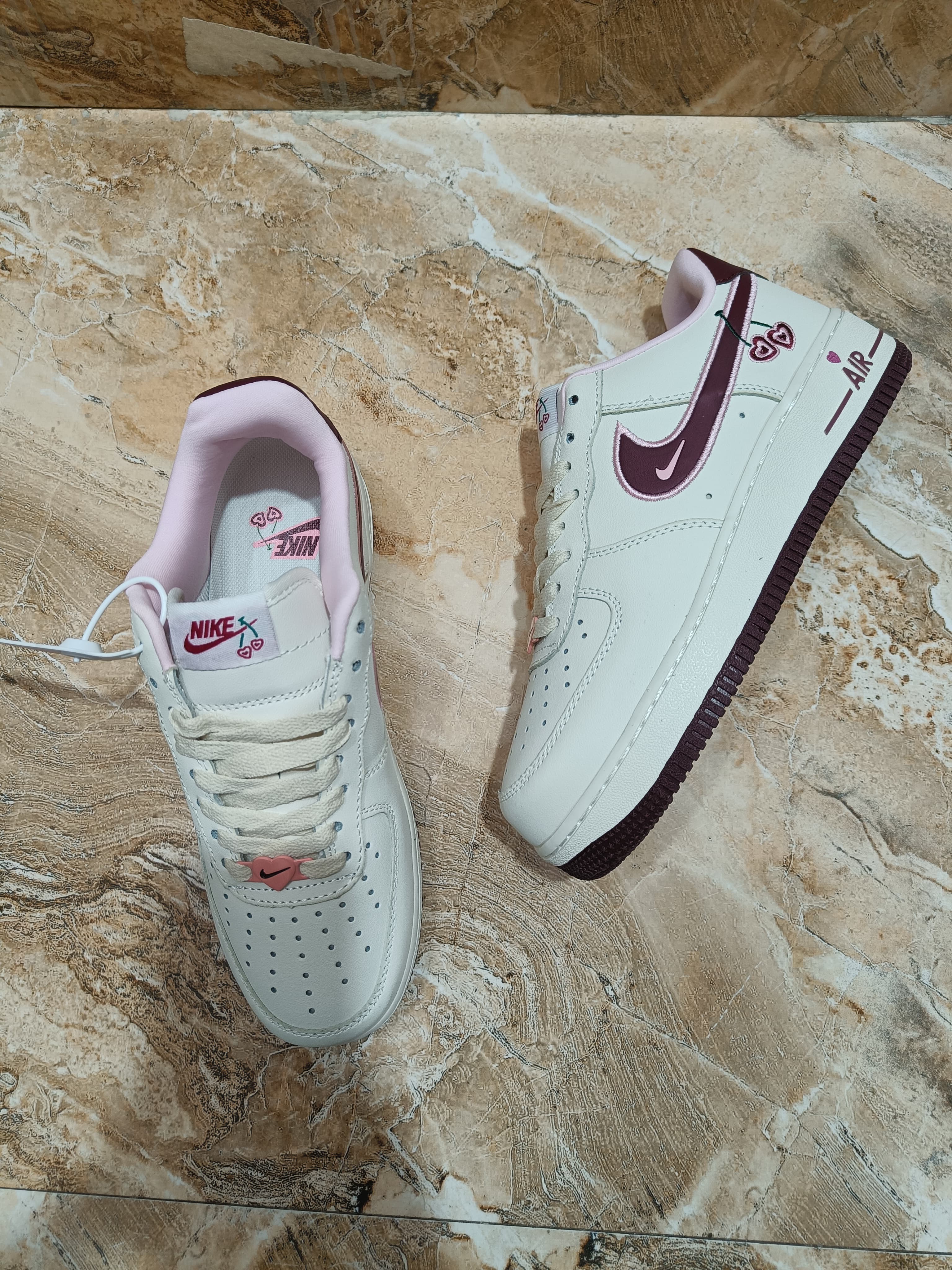 NIKE AIRFORCE 1 LOW "VALENTINE"