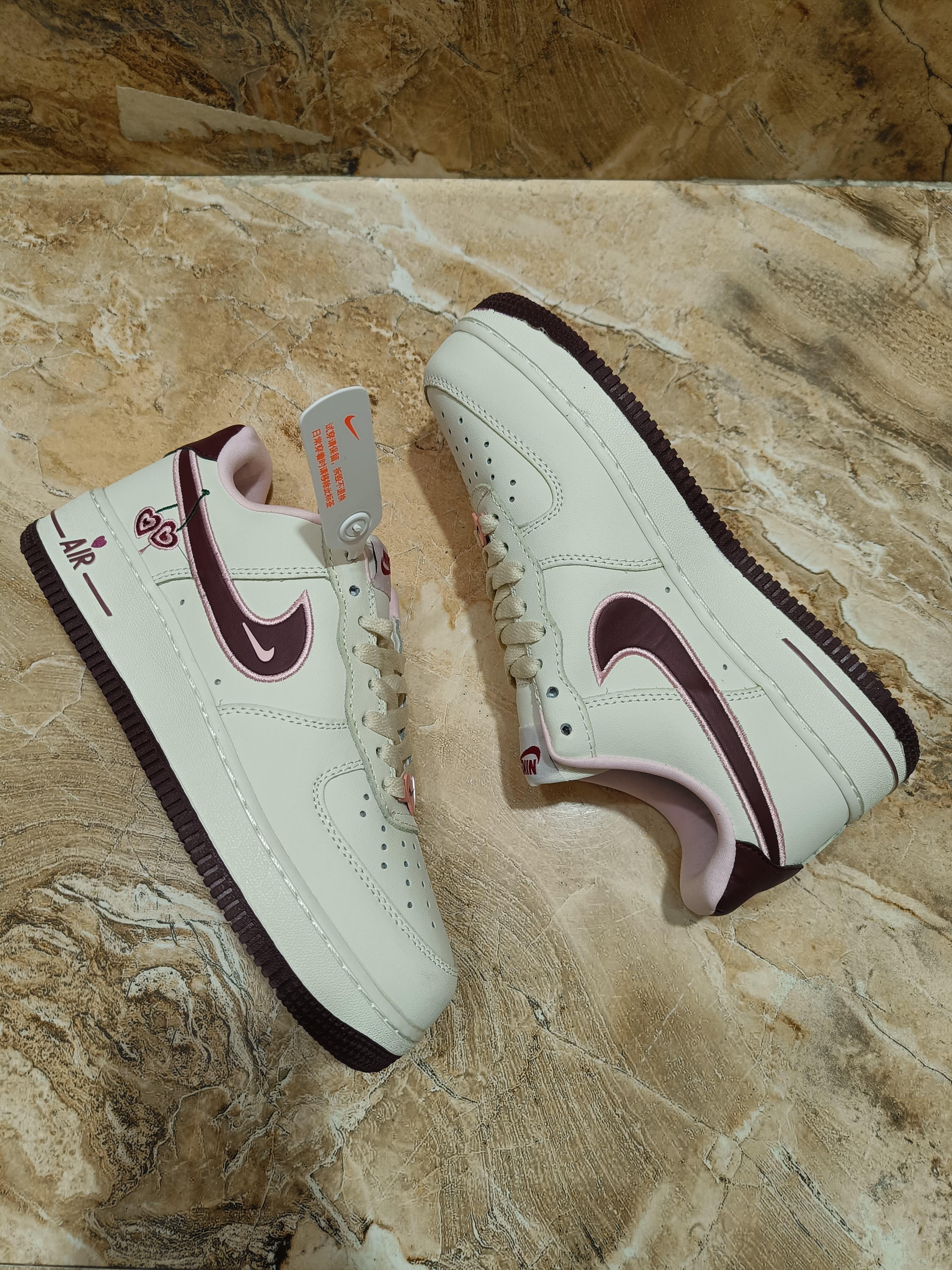 NIKE AIRFORCE 1 LOW "VALENTINE"