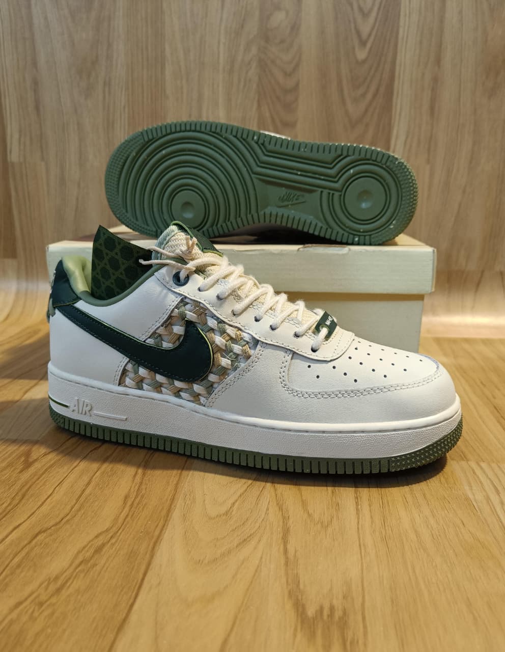NIKE AIRFORCE 1 "O7 NAI KE