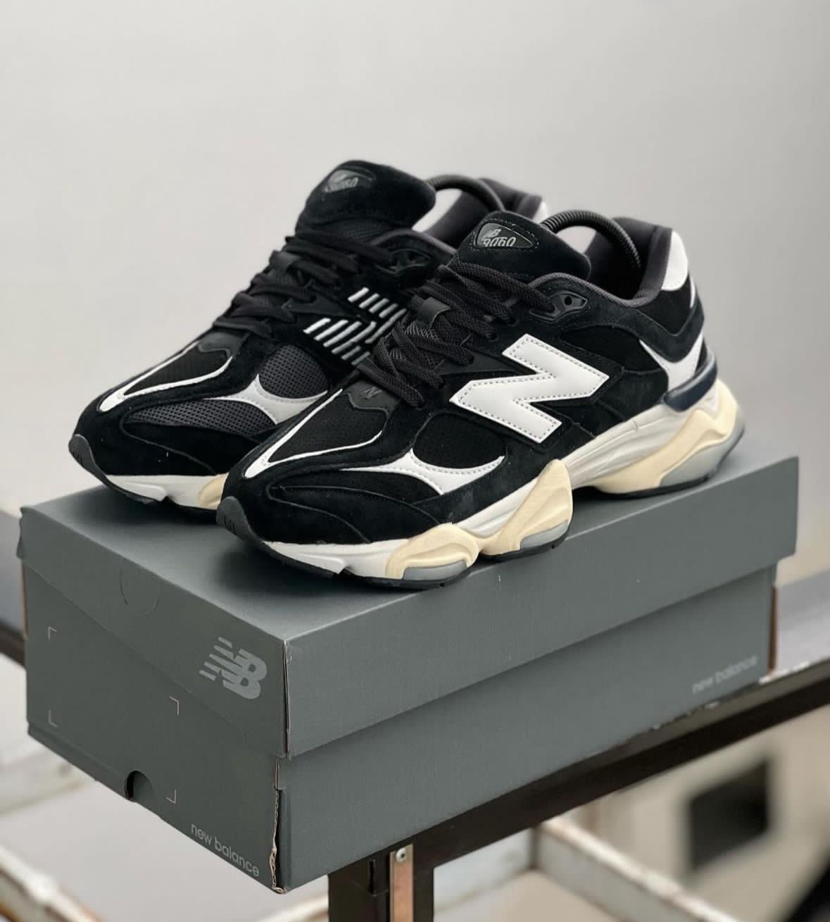 NEW BALANCE 9060