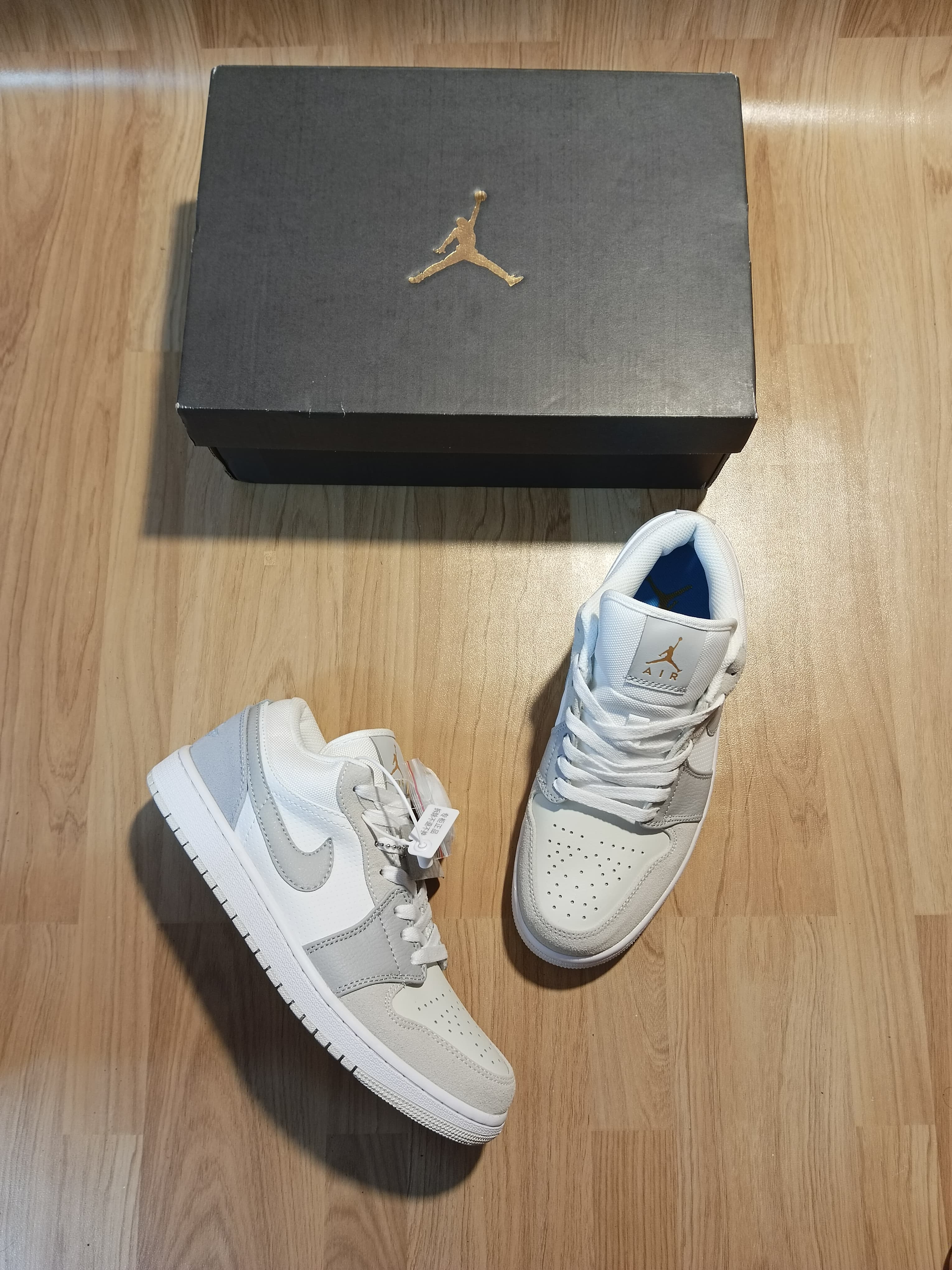NIKE AIR JORDAN 1 LOW PARIS