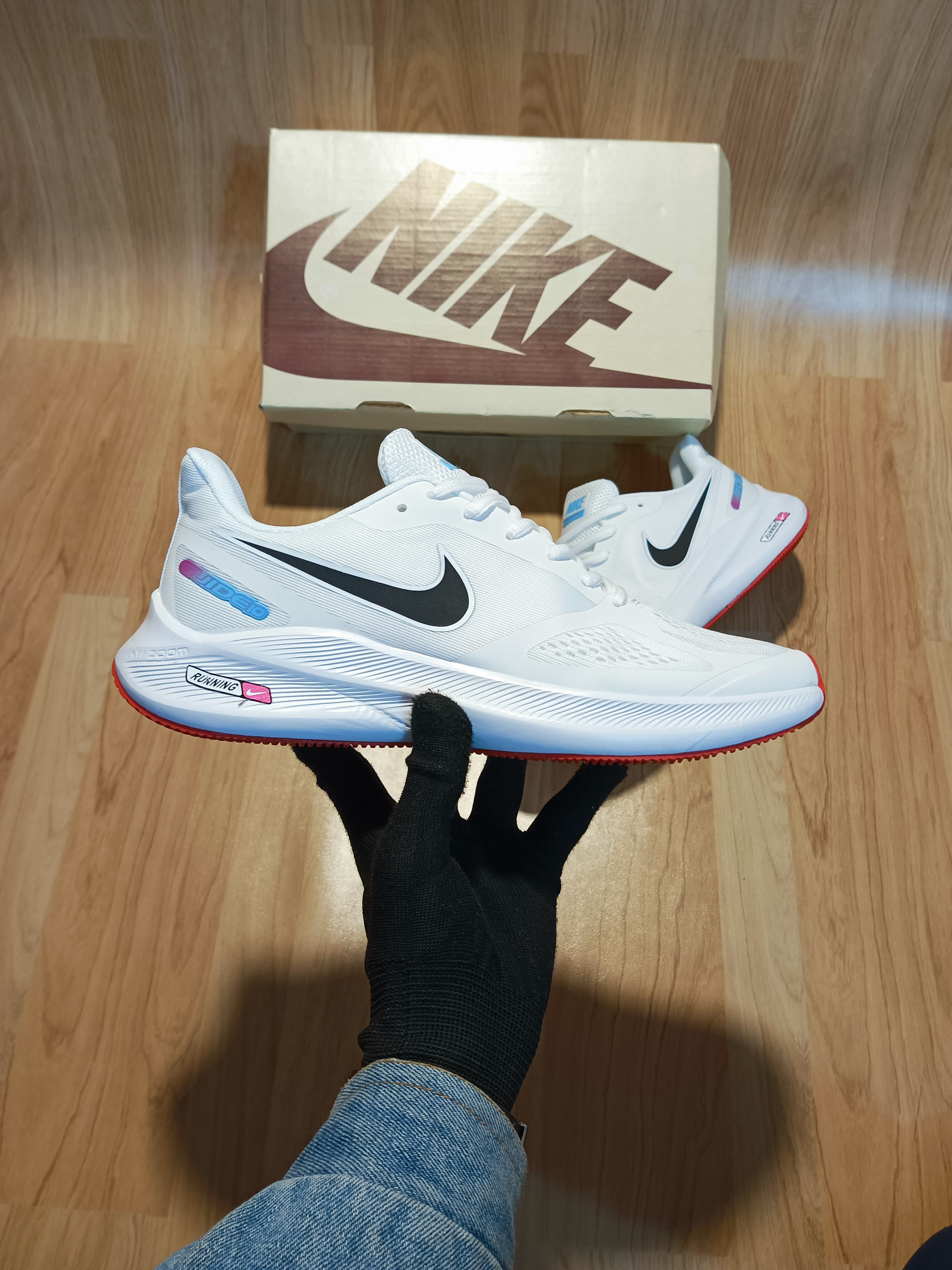 NIKE GUIDE 10