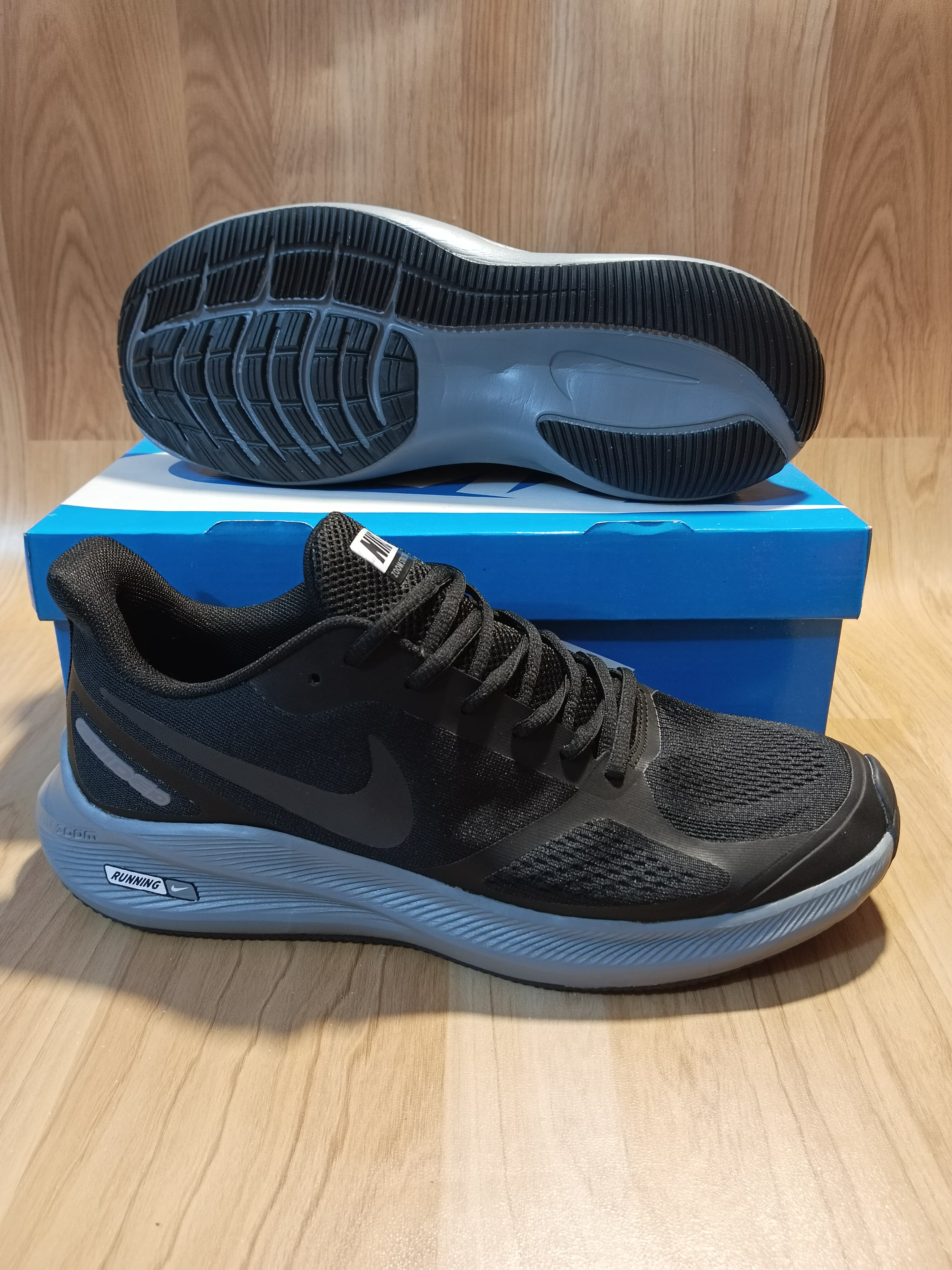 NIKE GUIDE 10