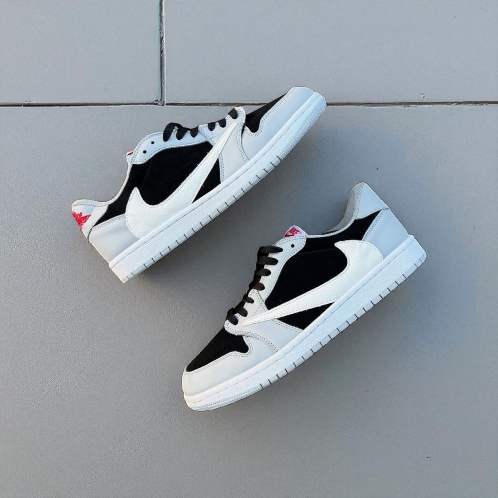 NIKE AIR JORDAN 1 LOW "TRAVIS SCOTT"